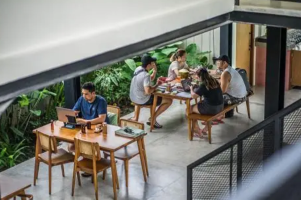 Por Que Coworking em Hostels Está Mudando a Vida dos Viajantes